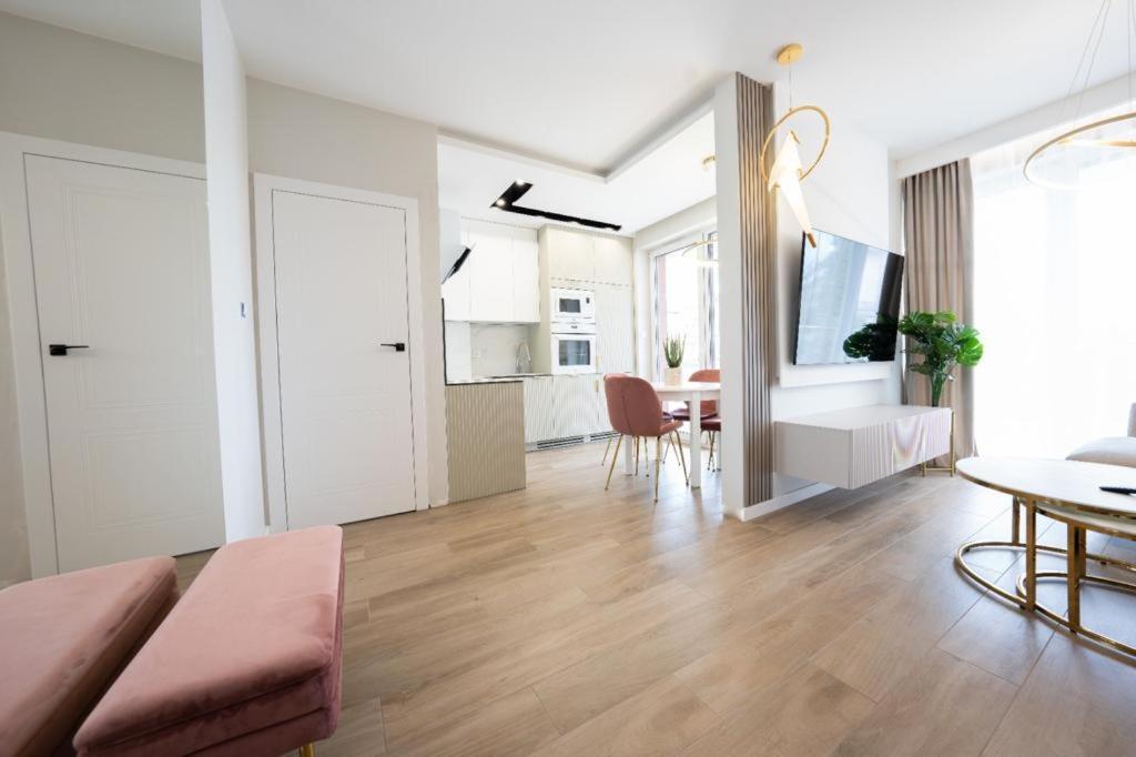Rodzinne Apartamenty Bardzo Blisko Plazy Rewal Exterior photo