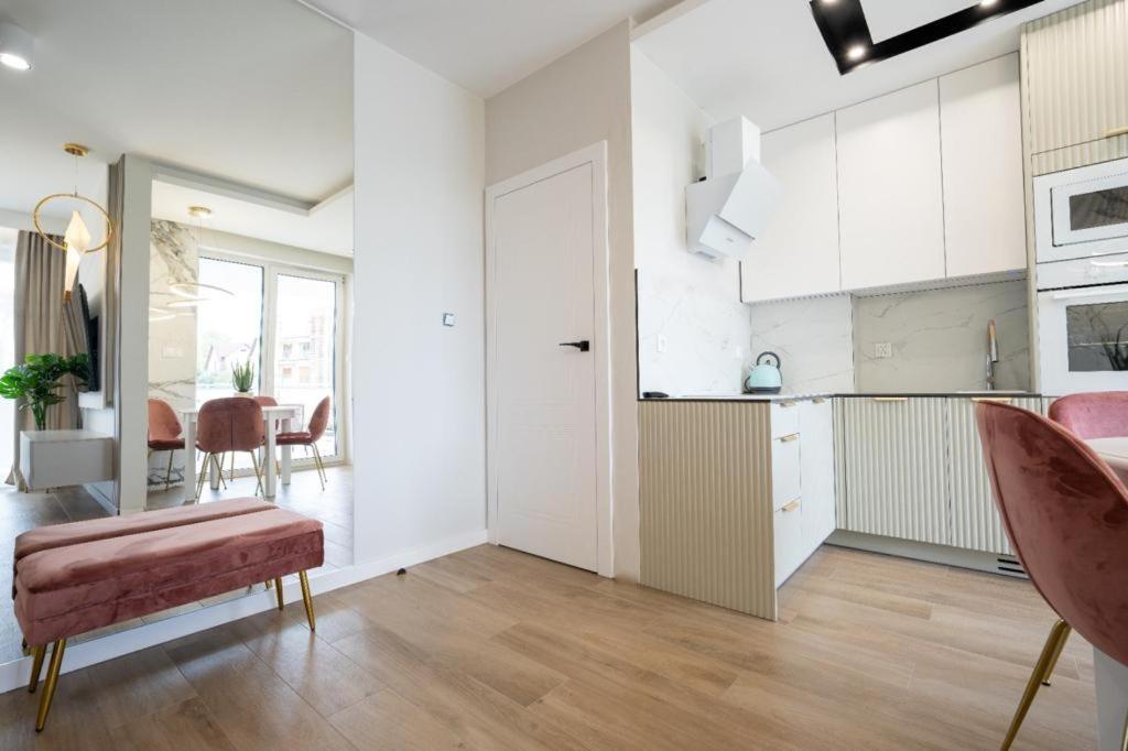 Rodzinne Apartamenty Bardzo Blisko Plazy Rewal Exterior photo