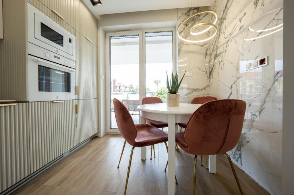 Rodzinne Apartamenty Bardzo Blisko Plazy Rewal Exterior photo